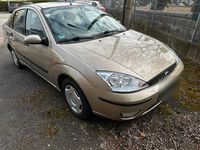 Gebraucht Ford Focus 100 PS (73 kW) 2002 Gold Limousine