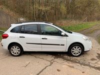 Gebraucht Renault Clio IV 75 PS (55 kW) 2012 Weiß Limousine