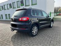 Gebraucht VW Tiguan 140 PS (102 kW) 2011 Schwarz SUV