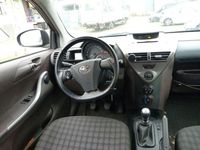 Gebraucht Toyota iQ Basis 68 PS (50 kW) 2009 Rot Kleinwagen