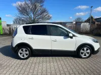 Gebraucht Renault Scénic III Initiale Paris 116 PS (85 kW) 2014 Weiss (metallic) Limousine