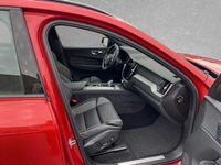 gebraucht Volvo XC60 B4 AWD Mild-Hybrid Plus Dark Automatik SD