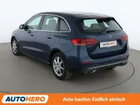 Gebraucht Mercedes B200 Progressive 150 PS (110 kW) 2019 Blau Van / Kleinbus