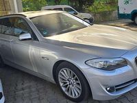 Gebraucht BMW 530 245 PS (180 kW) 2010 Titansilber metallic Kombi