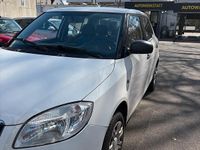Gebraucht Skoda Fabia 69 PS (50 kW) 2010 Weiß Kleinwagen