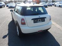 Gebraucht Mini Cooper 75 PS (55 kW) 2009 Weiß Kleinwagen