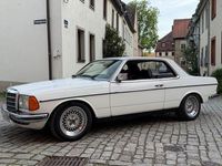 Gebraucht Mercedes 230 109 PS (80 kW) 1978 Weiß Coupé