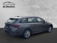 Neu Skoda Octavia Selection 150 PS (110 kW) 2026 Grau Kombi