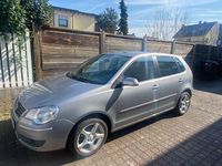 Gebraucht VW Polo Trendline 80 PS (58 kW) 2009 Silber Kleinwagen