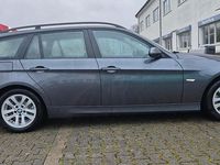 Gebraucht BMW 318 171 PS (125 kW) 2007 Grau Kombi