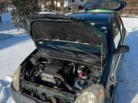 Gebraucht Toyota Yaris 68 PS (50 kW) 2003 Grün Kleinwagen