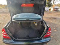 Gebraucht Mercedes E200 163 PS (119 kW) 2004 Schwarz Limousine
