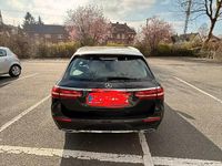 Gebraucht Mercedes E220 200 PS (147 kW) 2023 Schwarz Kombi
