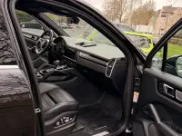 Second-hand Porsche Cayenne 340 CP (250 kW) 2018 Negru SUV