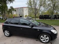 Używany Kia Ceed 140 KM (102 kW) 2008 Czarny Hatchback