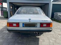 Gebraucht BMW 735 197 PS (144 kW) 1982 Silber Limousine