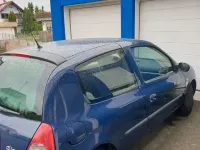 Używany Renault Clio II 75 KM (55 kW) 2003 Niebieski Sedan/Limuzyna