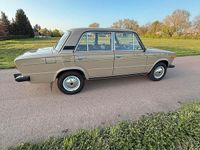 Second-hand Lada 2106 75 CP (55 kW) 1989 Maro Berlinǎ