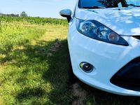 Gebraucht Ford Fiesta Champions Edition 60 PS (44 kW) 2012 Weiß Kleinwagen