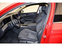 Gebraucht VW Passat Elegance 150 PS (110 kW) 2025 Chilirot metallic Kombi