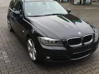 Gebraucht BMW 318 143 PS (105 kW) 2011 Schwarz Kombi