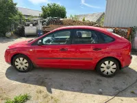 Gebraucht Ford Focus Trend 101 PS (74 kW) 2006 Rot Limousine