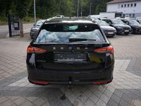 Neu Skoda Octavia 150 PS (110 kW) 2025 Black magic perleffect Kombi