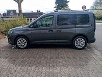 Gebraucht Ford Tourneo Titanium 122 PS (89 kW) 2024 Grau Kombi