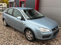 Gebraucht Ford Focus Ghia 116 PS (85 kW) 2005 Blau Limousine