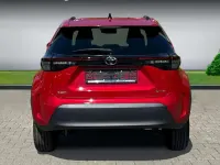 Neu Toyota Yaris Cross 131 PS (96 kW) 2026 Karmina rot SUV