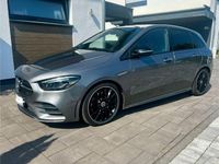 Gebraucht Mercedes B220 AMG line 190 PS (139 kW) 2019 Grau Van / Kleinbus