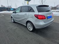 Gebraucht Mercedes B200 156 PS (114 kW) 2016 Silber Van / Kleinbus