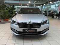 Gebraucht Skoda Superb LAURIN & KLEMENT 200 PS (147 kW) 2022 (brilliantsilber metallic) Kombi