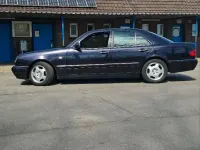 Gebraucht Mercedes E280 Avantgarde 204 PS (150 kW) 1997 Violet Limousine