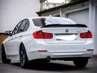 Gebraucht BMW 316 116 PS (85 kW) 2014 Weiß Limousine