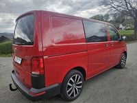 Gebraucht VW T6.1 150 PS (110 kW) 2021 Rot Van
