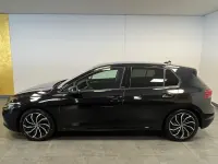 Gebraucht VW Golf VIII Active 150 PS (110 kW) 2022 Schwarz Limousine