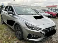 Gebraucht Hyundai i30 Edition 30 120 PS (88 kW) 2022 Shimmering silver / met Limousine
