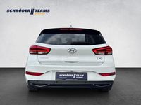 Gebraucht Hyundai i30 Edition 30+ 120 PS (88 kW) 2022 Weiß Limousine