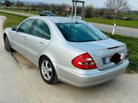 Gebraucht Mercedes E270 Classic 177 PS (130 kW) 2003 Silber Limousine