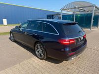 Gebraucht Mercedes E220 AMG line 194 PS (142 kW) 2017 Blau Kombi