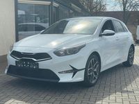 Używany Kia Ceed 140 KM (102 kW) 2025 Biały Hatchback