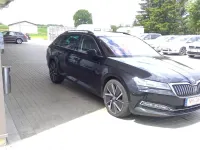 Gebraucht Skoda Superb Style 150 PS (110 kW) 2023 Schwarzmagic perleffekt Kombi