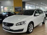 Gebraucht Volvo V60 Kinetic 150 PS (110 kW) 2018 Ice white, solid / solid (metallic) Kombi