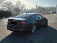 Gebraucht BMW 730 265 PS (194 kW) 2015 Schwarz Limousine