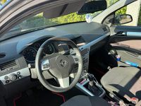 Gebraucht Opel Astra 101 PS (74 kW) 2010 Schwarz Kleinwagen