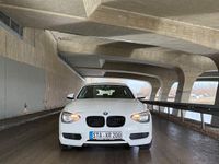 Gebraucht BMW 120 220 PS (161 kW) 2011 Weiß Kleinwagen