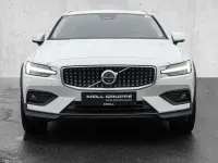 Gebraucht Volvo V60 CC 145 PS (106 kW) 2023 Kombi