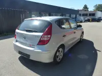 Gebraucht Hyundai i30 105 PS (77 kW) 2011 Silber Kleinwagen