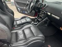 Gebraucht Audi TT Roadster 150 PS (110 kW) 2021 Rot Cabrio